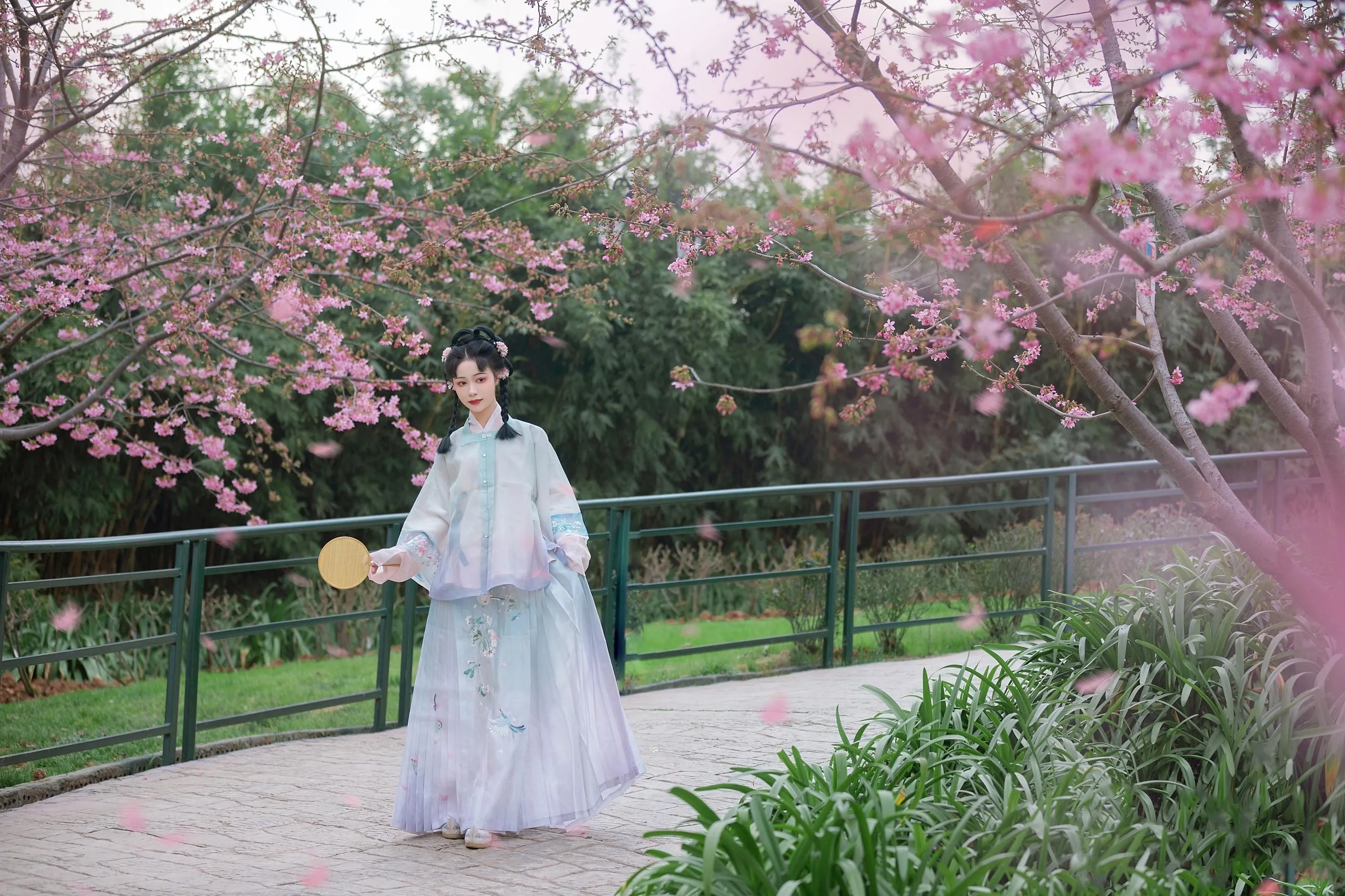 [YITUYU艺图语]2022.08.16 漫樱 梨一依 [22P]插图8